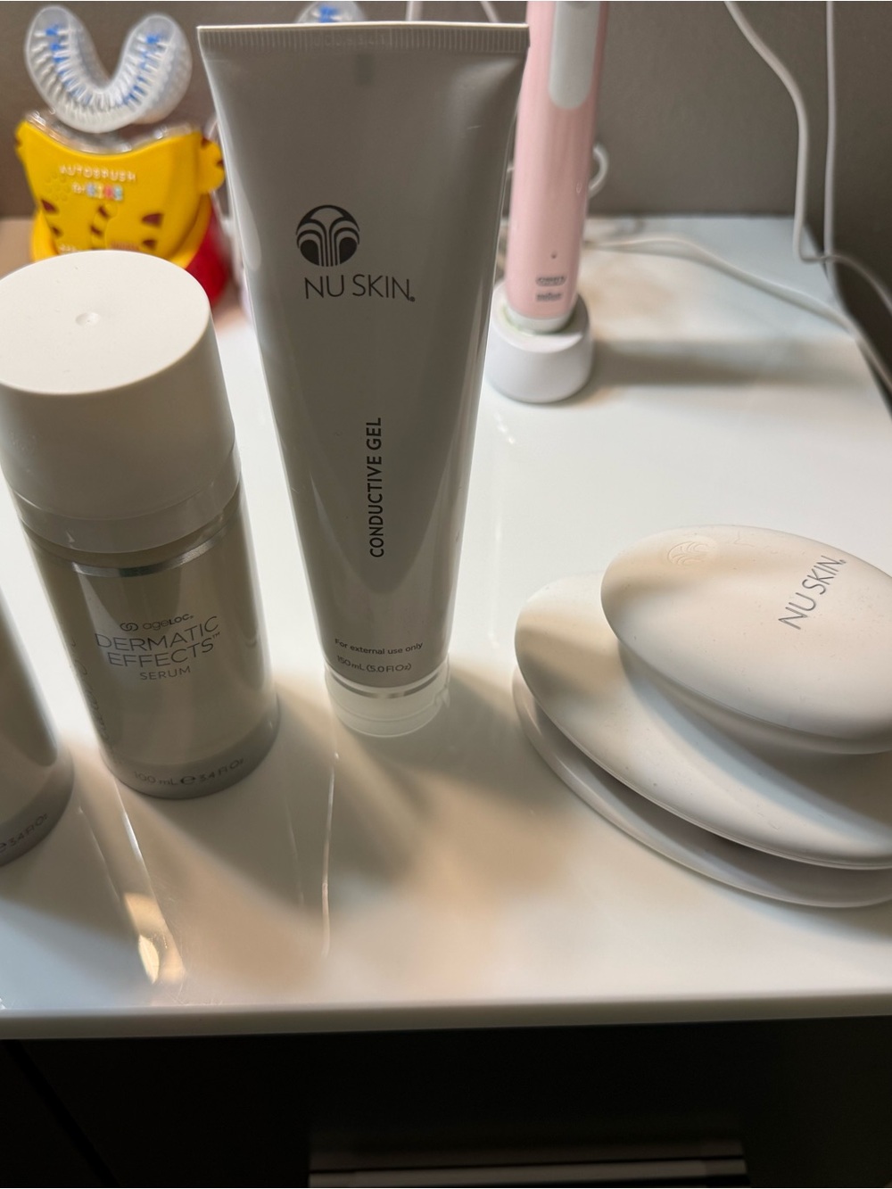 Skin Conductive Gel & Dermatic Effects Serum — White Skincare Set